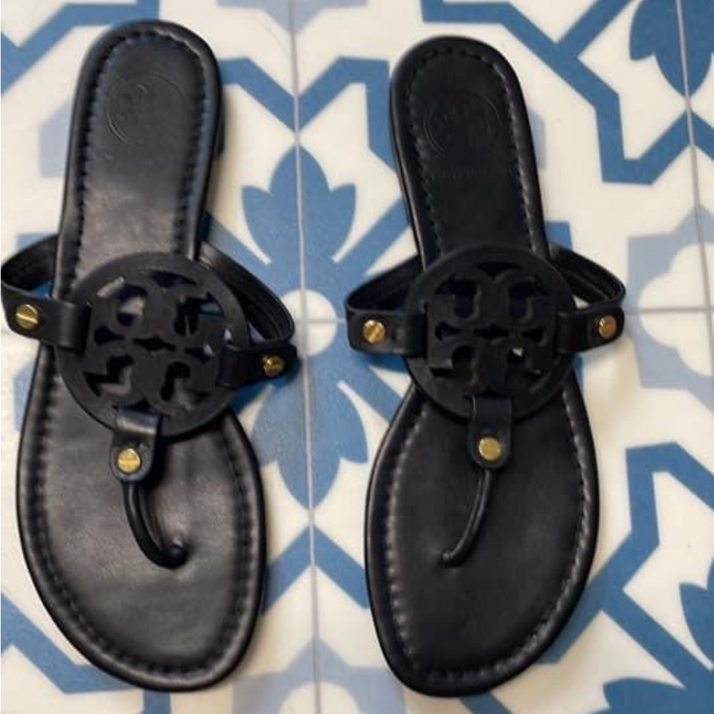 Worn 1-2 times. I ordered and just don’t love them. I hope someone here will!